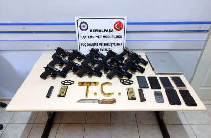 İzmir'de silah ticareti yapan çete çökertildi: 2 tutuklama