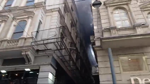 İstanbul - İstiklal Caddesi'nde mağazada yangını-2 (ek görüntü)