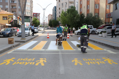 Van'da trafik düzenlemesinde Türkçe ve Kürtçe uyarılar