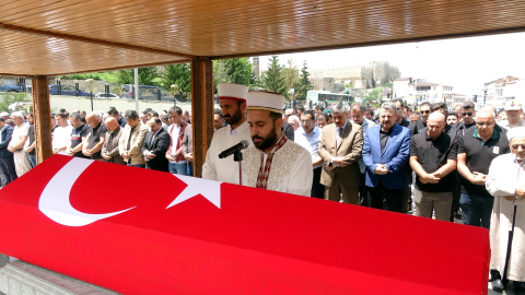 Kazada ölen komiser eşinin fotoğrafına sarılıp ‘Gamzesine kurban olduğum’ diyerek gözyaşı döktü