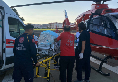 Bingöl'de doğan 1 günlük bebek, ambulans helikopterle Elazığ'a sevk edildi