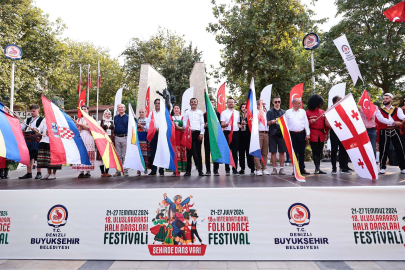 Denizli'de 18'inci Uluslararası Halk Dansları Festivali coşkusu başladı