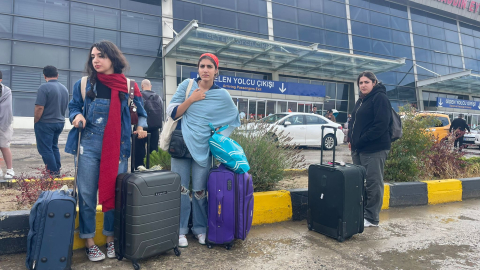 Yüksekova'da yolcu uçağı pistten çıktı (4)