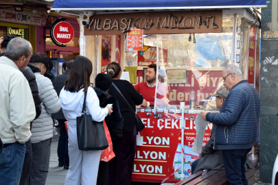 Antalya'daki bayilerde 'amorti' kuyruğu