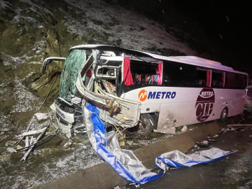 Samsun'da yolcu otobüsü, kamyona çarptı; 1 ölü, 16 yaralı / Ek fotoğraflar